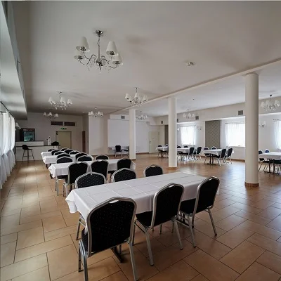 Hotelli Goldap huoneet konferenssit ravintola