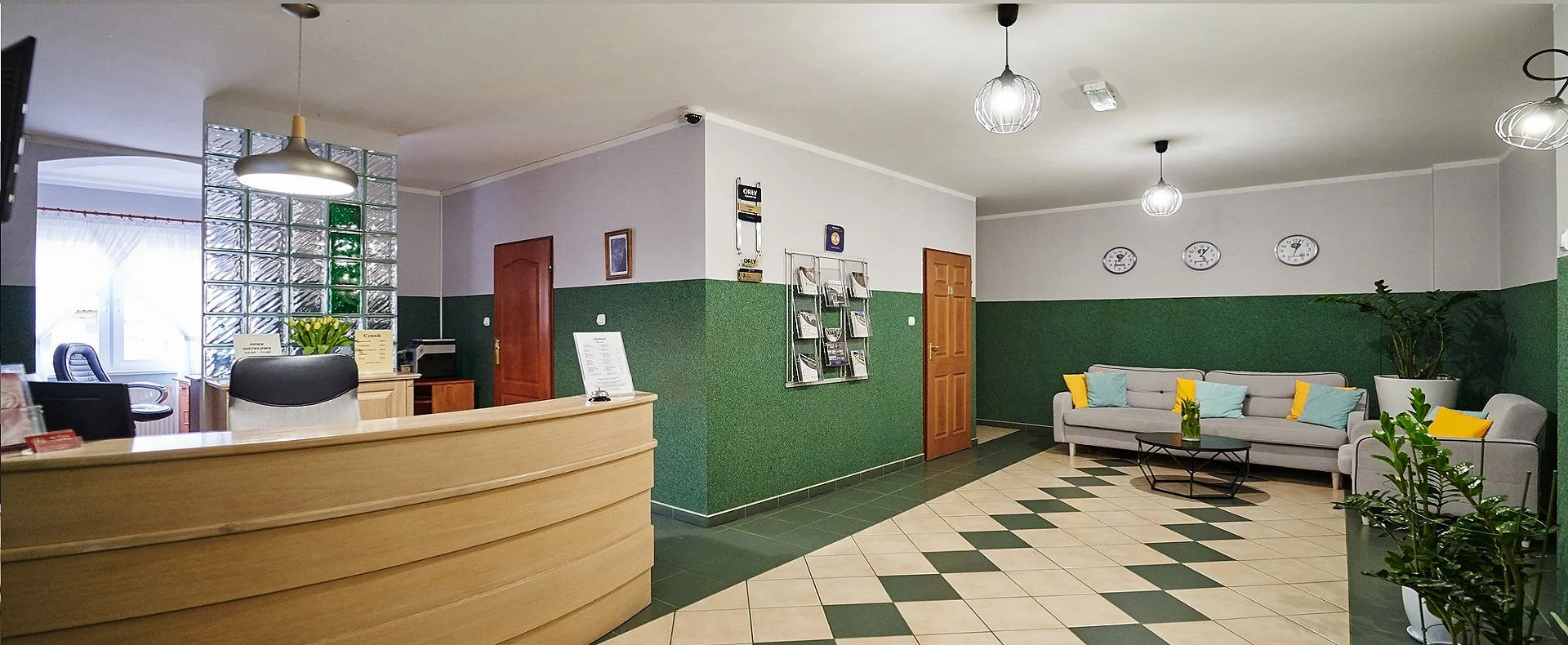 Hotelli Goldap huoneet konferenssit ravintola